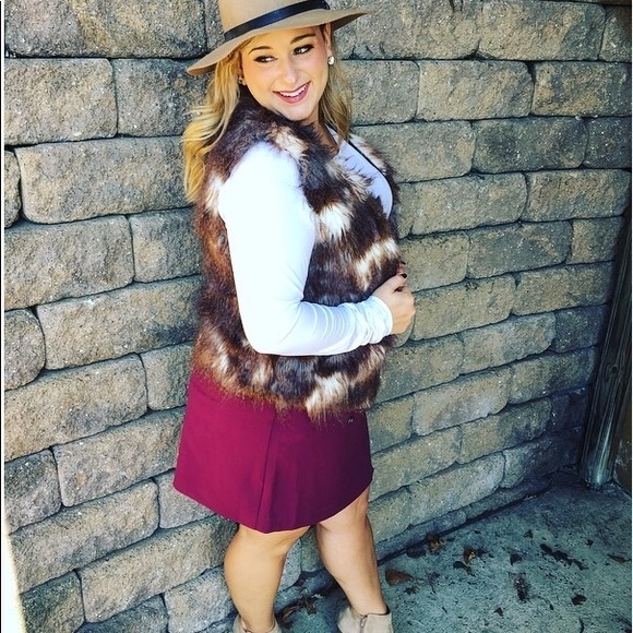 Meet your Posher, Rebekah- Poshmark Ambassador - Picture 5 of 5